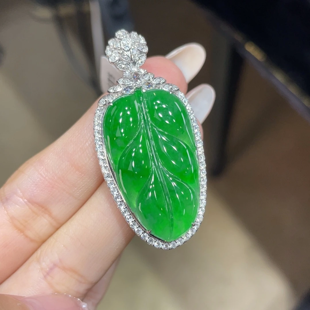 翡翠颈饰18K金镶嵌天然缅甸翡翠a货