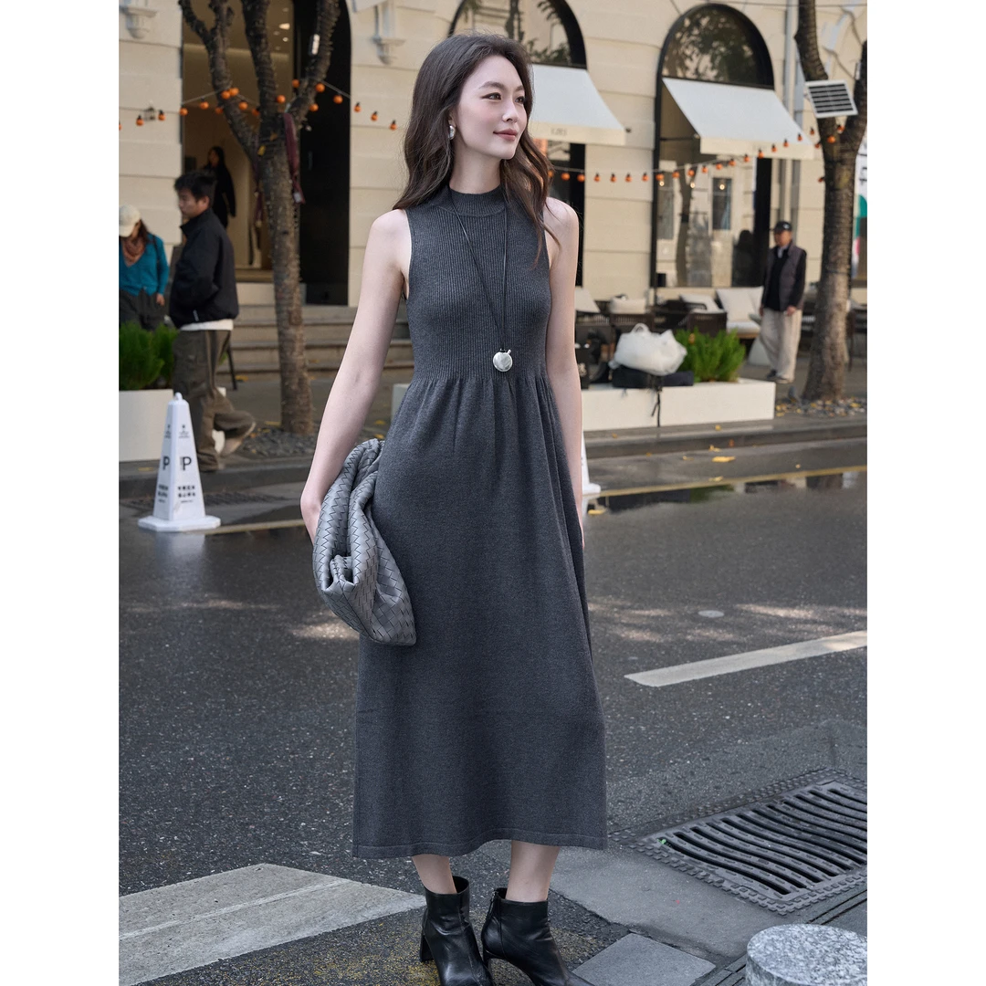 CKOUCCOO/扣蔻法式优雅半高领针织长裙女2025秋冬内搭大衣背心裙