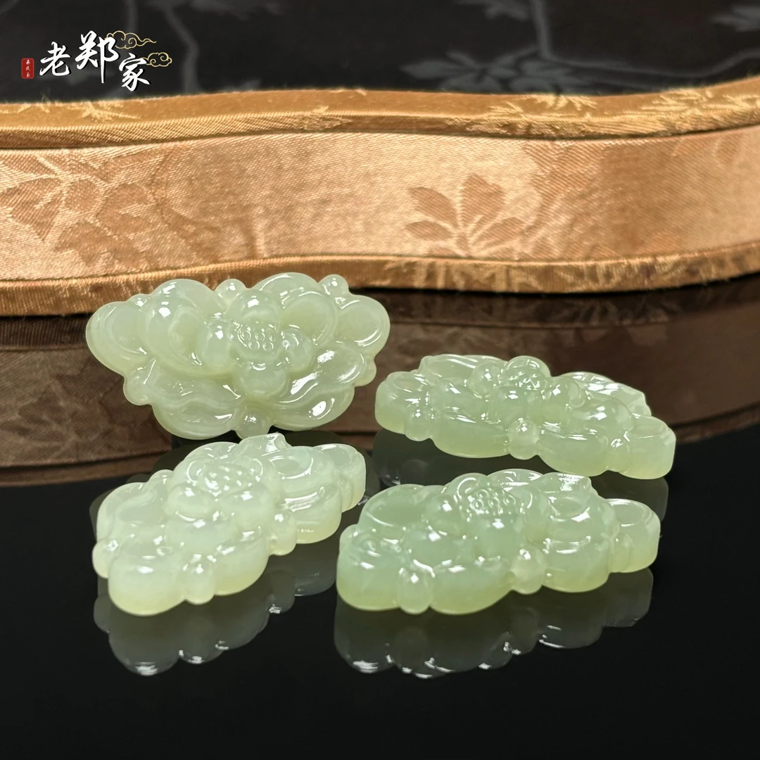 【老郑家】和田玉花挂件 GP6191 多样性发1件 约20*38*9mm