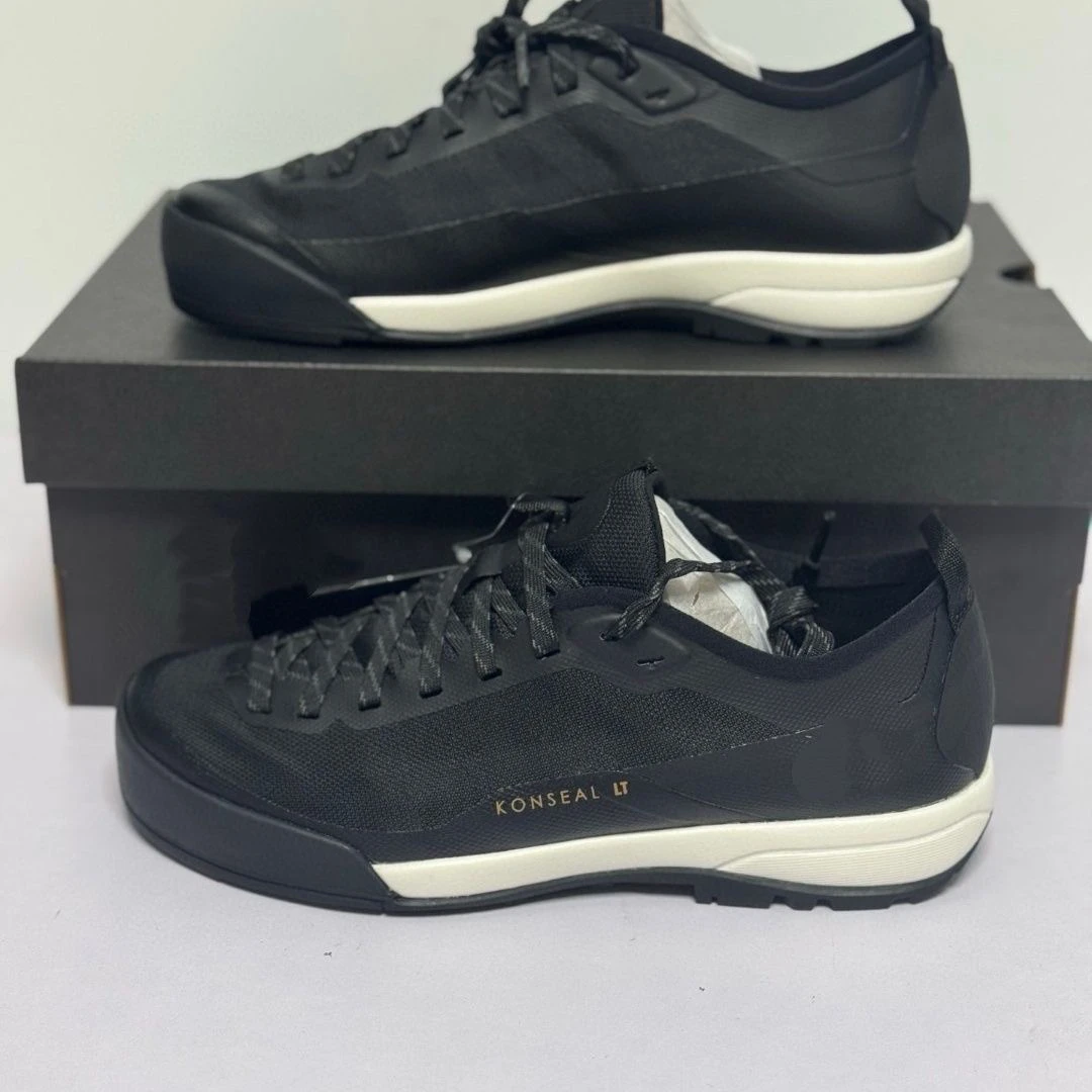 新款男士黑金轻量防滑低帮登山休闲透气运动鞋