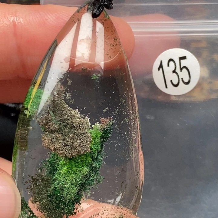 用***4未镶嵌颈饰水晶天然