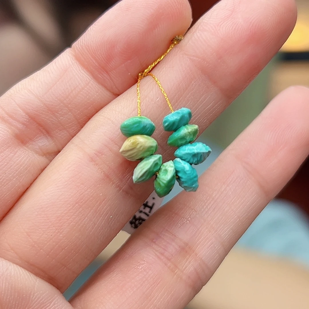 绿松石未镶嵌珠宝奇石