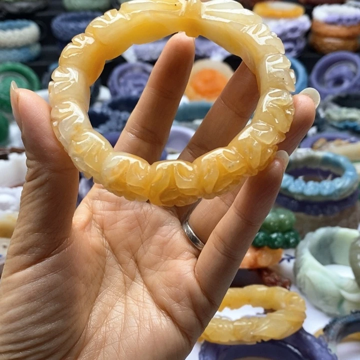 未镶嵌手镯石英岩玉