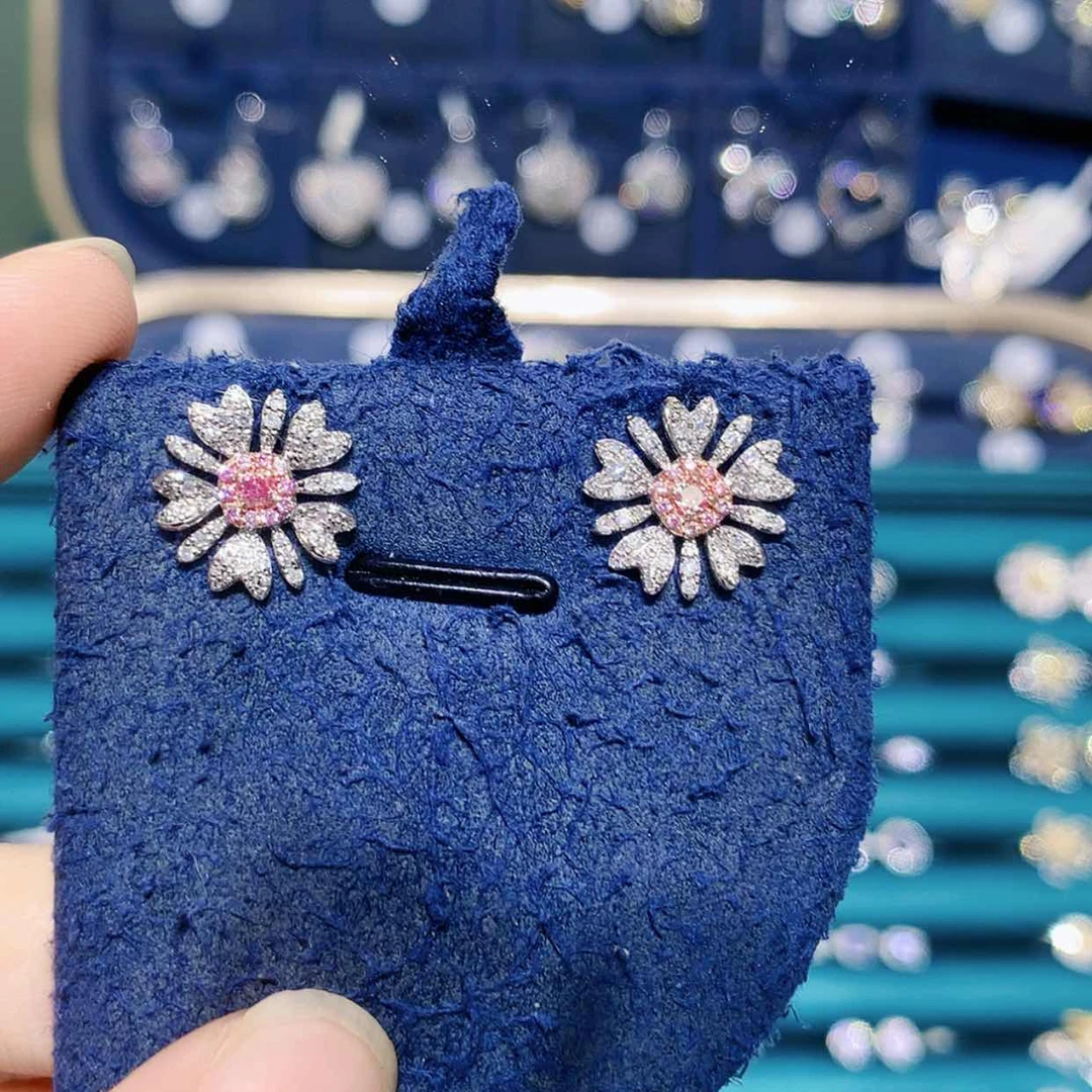 【闪购商品】18K金镶嵌耳饰钻石