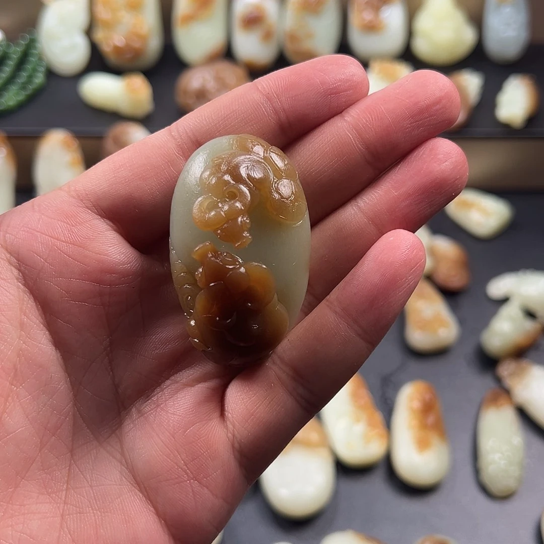 和田玉（糖玉）未镶嵌颈饰