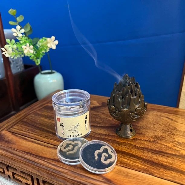 天然野料奶韵檀香小祥云片盘香家用室内香薰持久留香