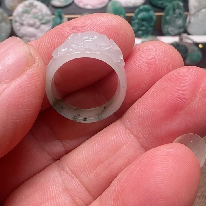 独山玉未镶嵌颈饰