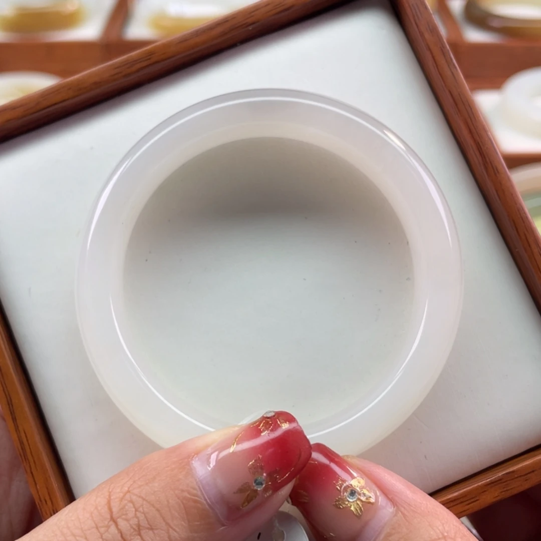 【闪购商品】和田玉手镯未镶嵌53