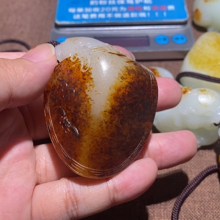 颈饰未镶嵌和田玉小*神