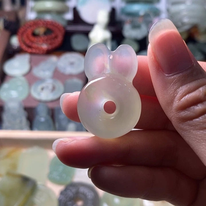 未镶嵌蛇纹石玉颈饰