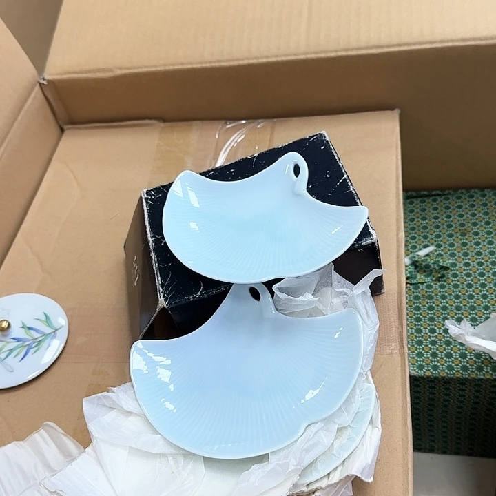 *‍****瓷器。