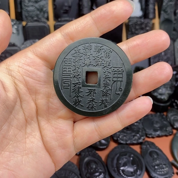 三***士和田玉（青玉）未镶嵌颈饰