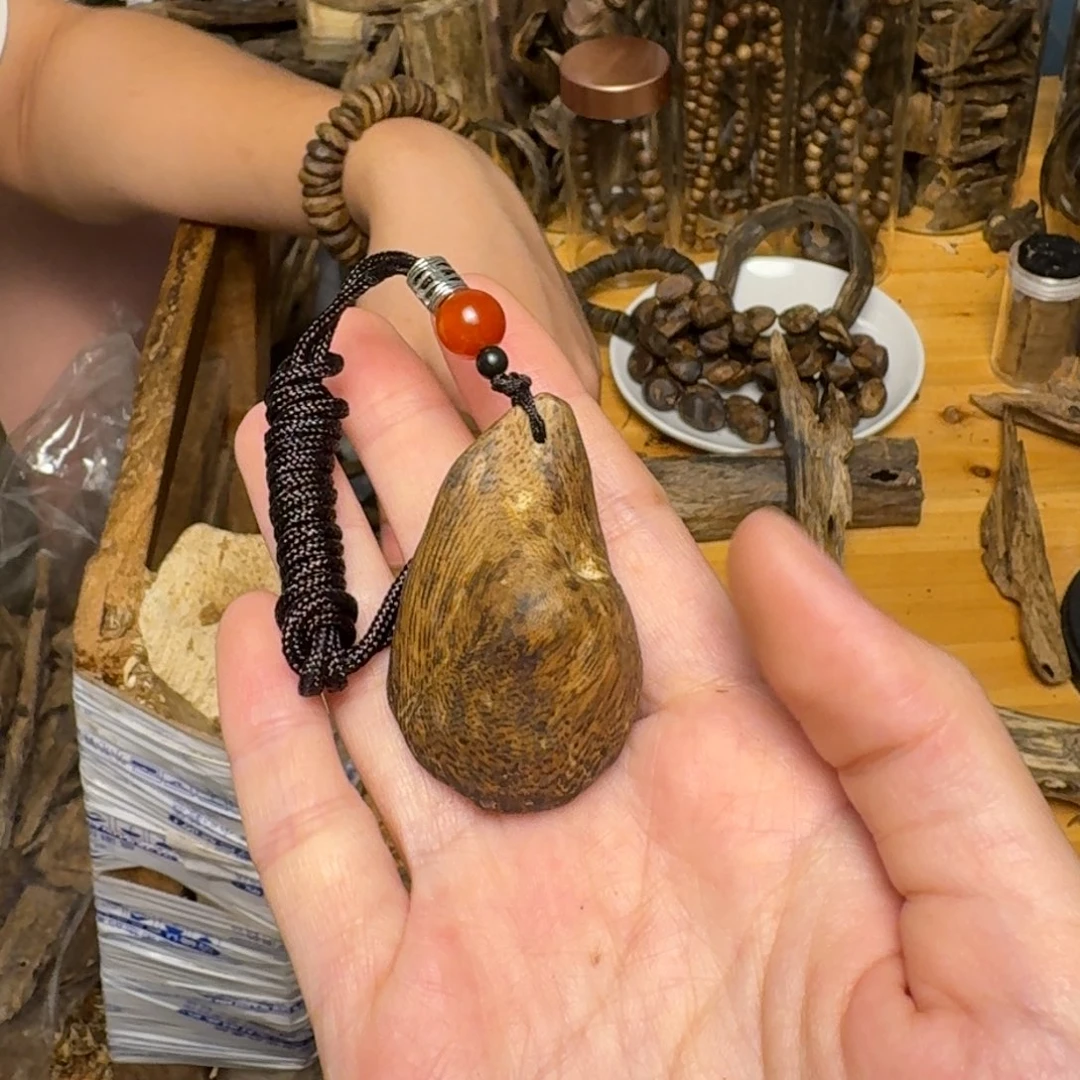 沉香碎屑沉香白棋块料10克