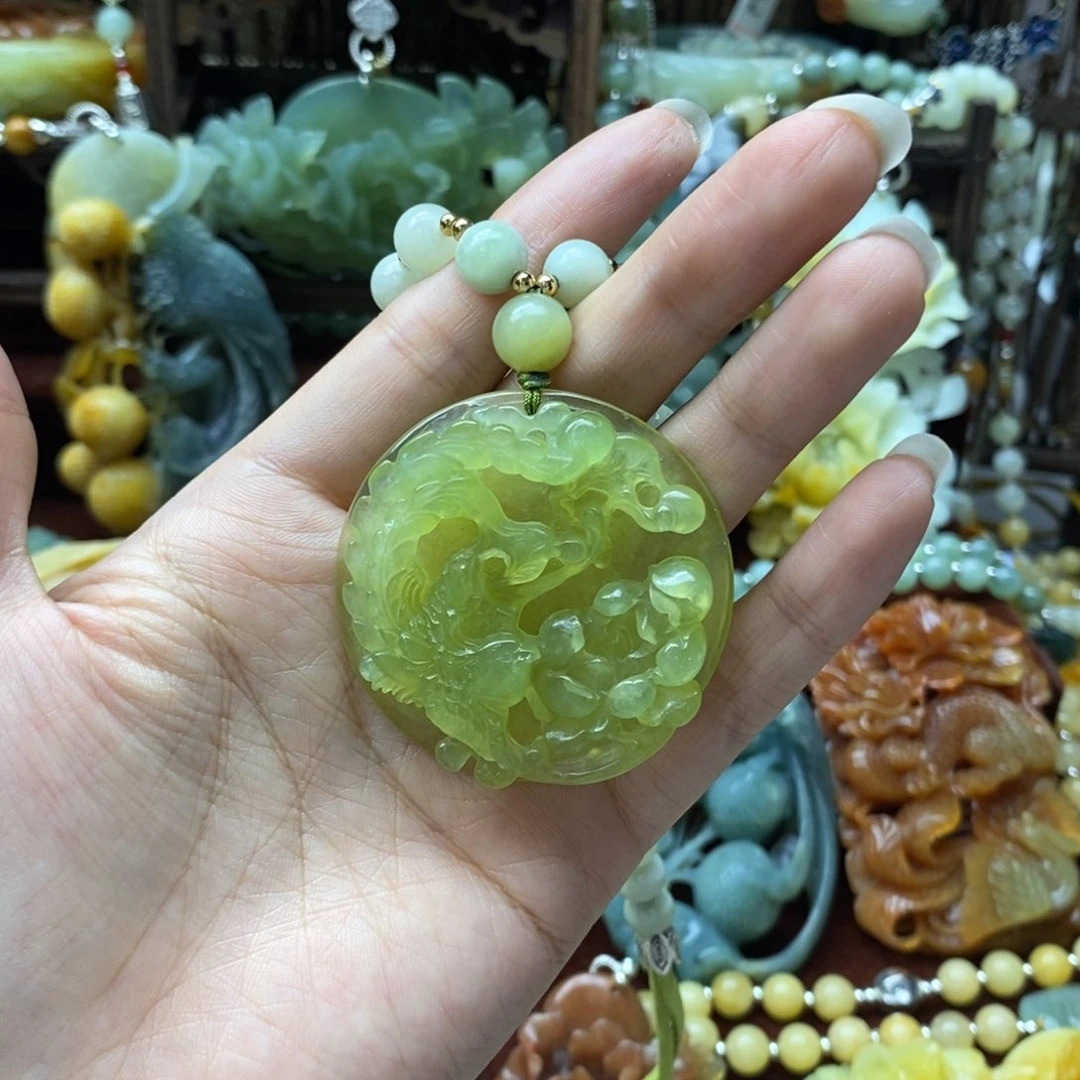 蛇纹石玉颈饰未镶嵌