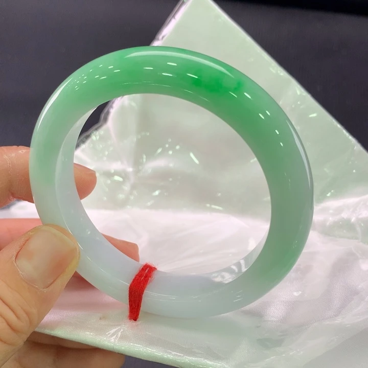 翡翠未镶嵌手镯正圈53