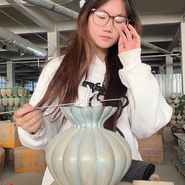 景德镇陶瓷花瓶工厂