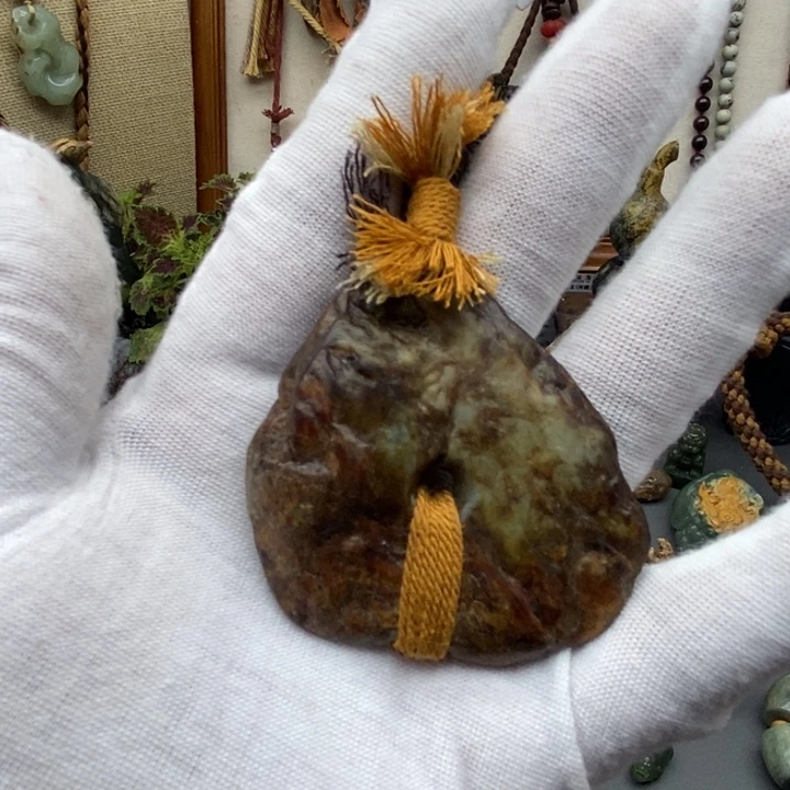 岫岩河磨玉（透闪石质玉）挂件未镶嵌