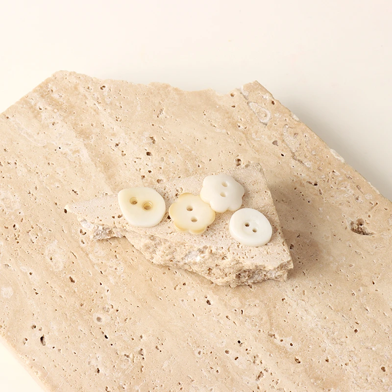 白色树脂仿果实花朵纽扣精致开衫衬衫扣子童装毛衣小纽扣