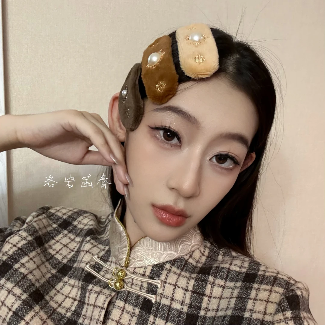 洛岩菡春新款冬季毛绒乌力吉民族毛绒发卡