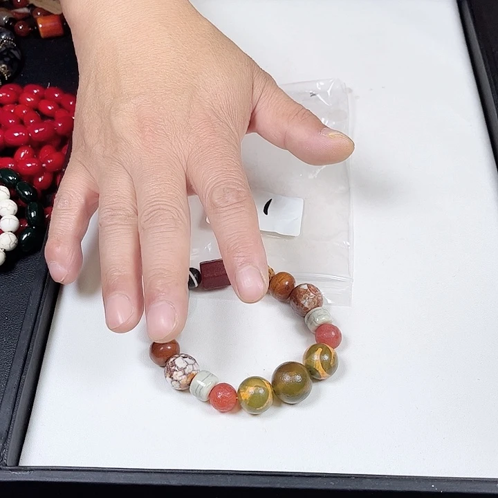 玛瑙/玉髓牙手串未镶嵌