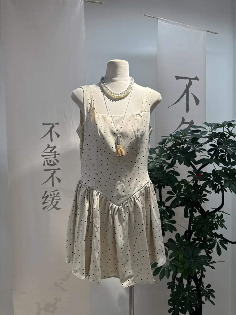 「KEKE」米白色波点无袖#C3L51641连衣裙时尚甜美尽显优雅气质