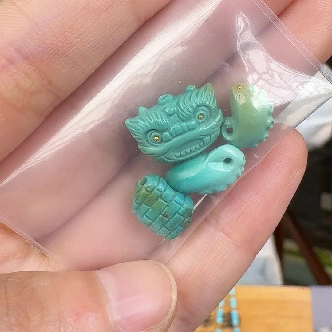 绿松石未镶嵌珠宝奇石