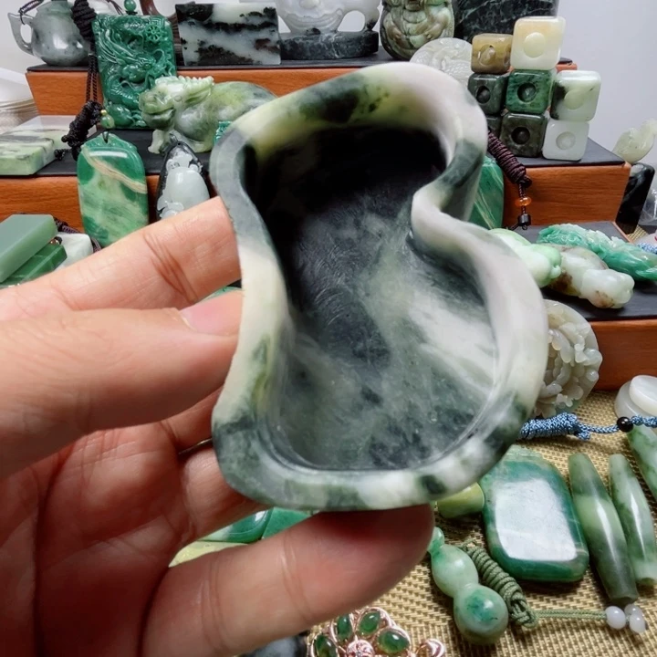 独山玉未镶嵌珠宝半成品