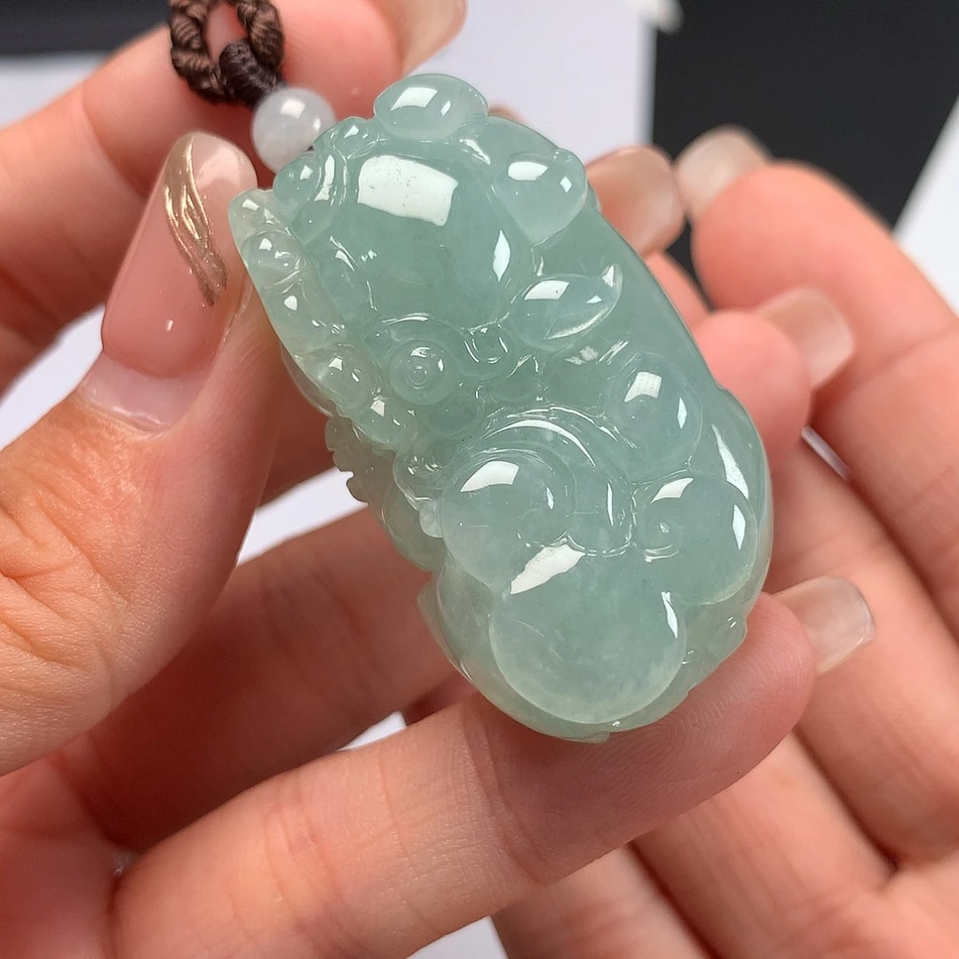 m***a翡翠未镶嵌颈饰貔貅