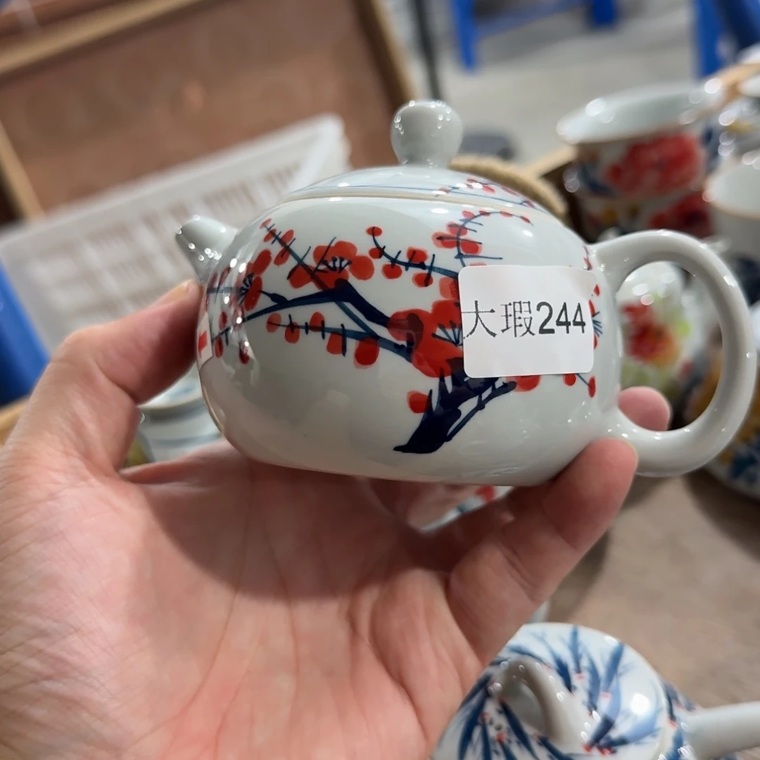 釉下手绘茶具微瑕