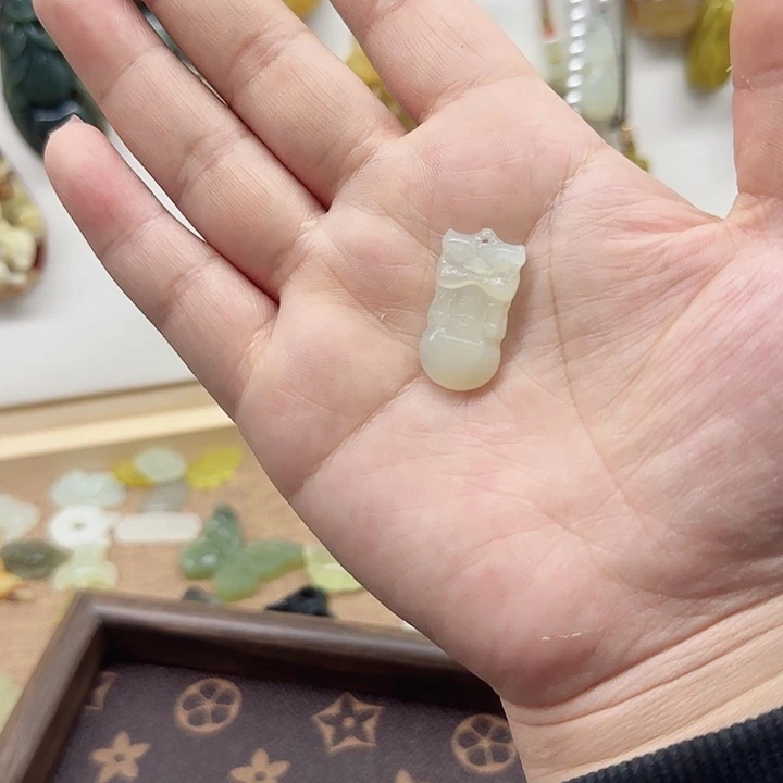 岫玉合金颈饰暴富