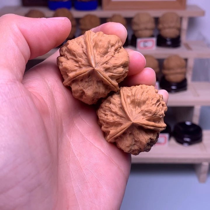 文玩核桃把件58三棱35尺