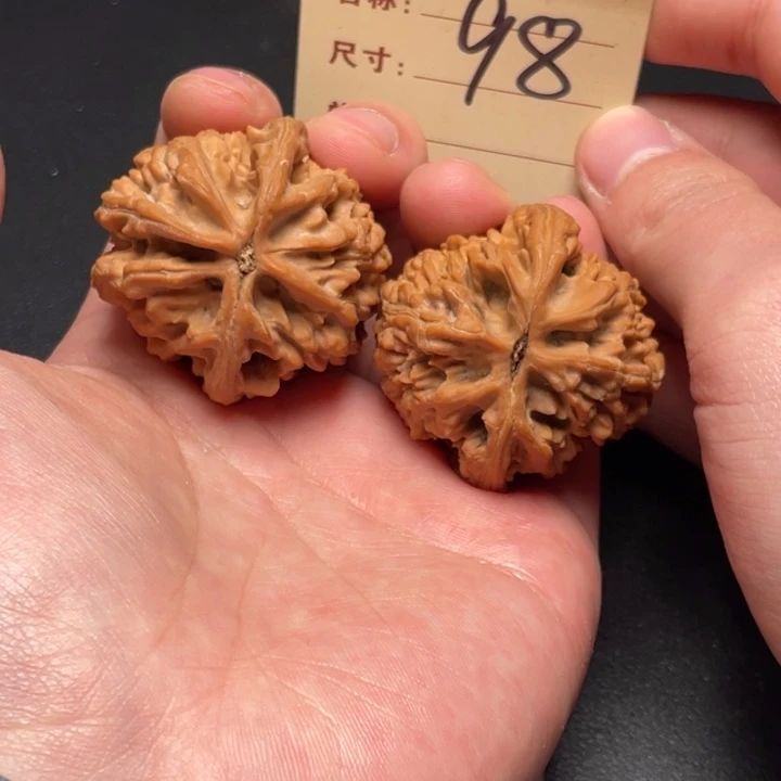 把件文玩核桃大沽石42尺全品白茬98