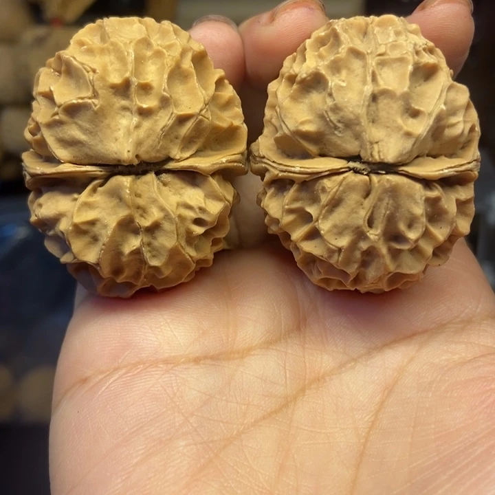 文玩核桃吊坠凤凰牡丹45