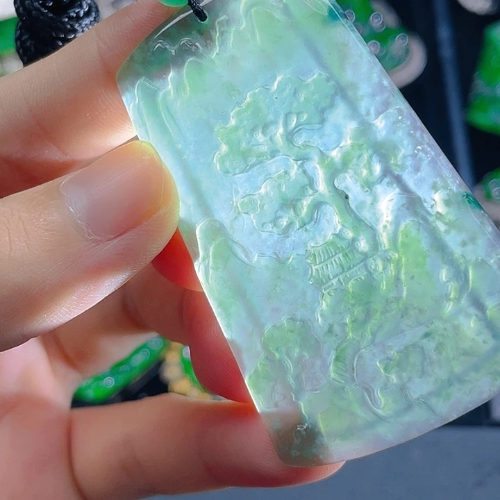 翡翠未镶嵌颈饰09