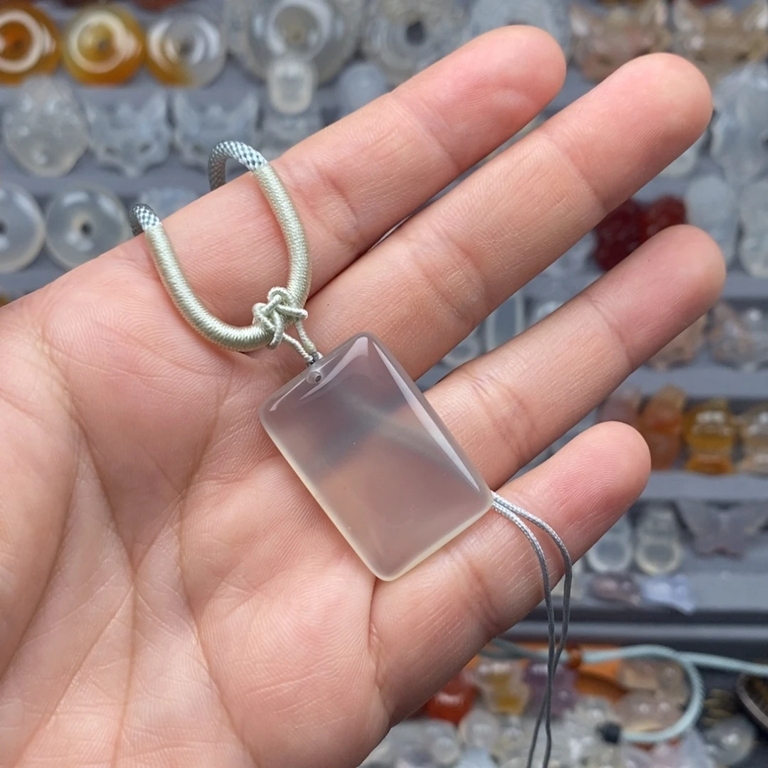 玛瑙/玉髓未镶嵌颈饰无事牌