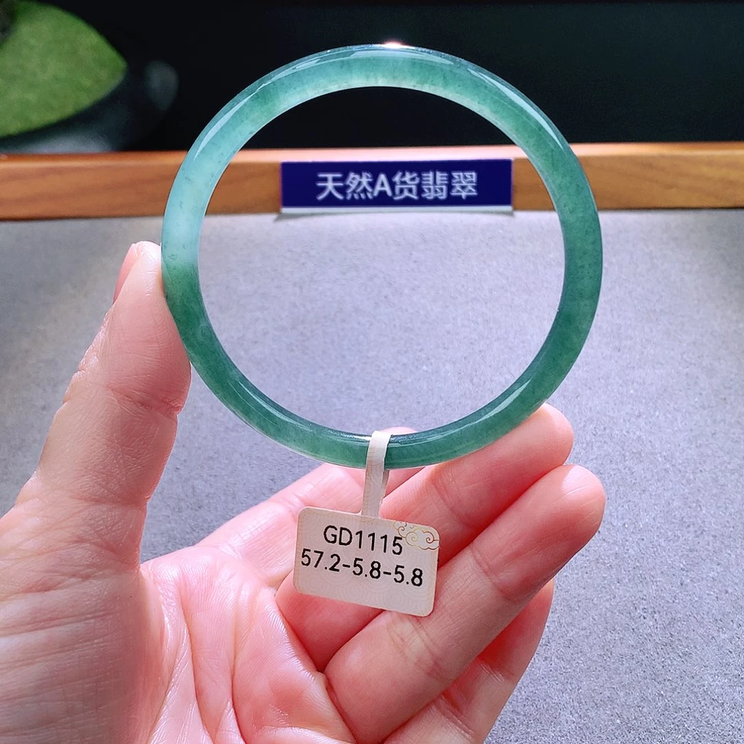 未镶嵌手镯翡翠天然翡翠手镯a货