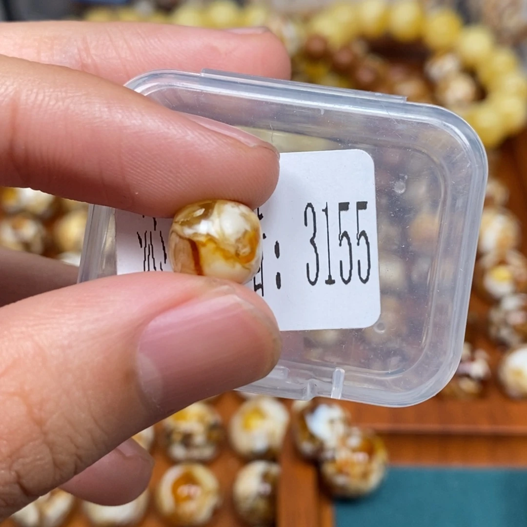 沁色蜜蜡未镶嵌3155