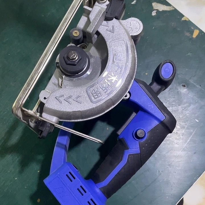 无刷电圆锯裸机一台