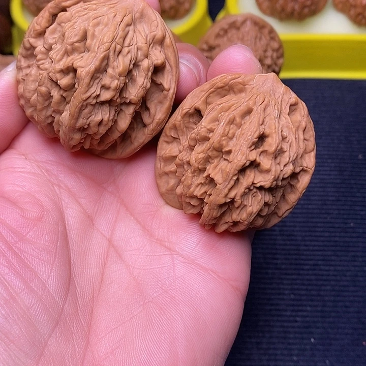 被***窝核桃手把件43虎头30