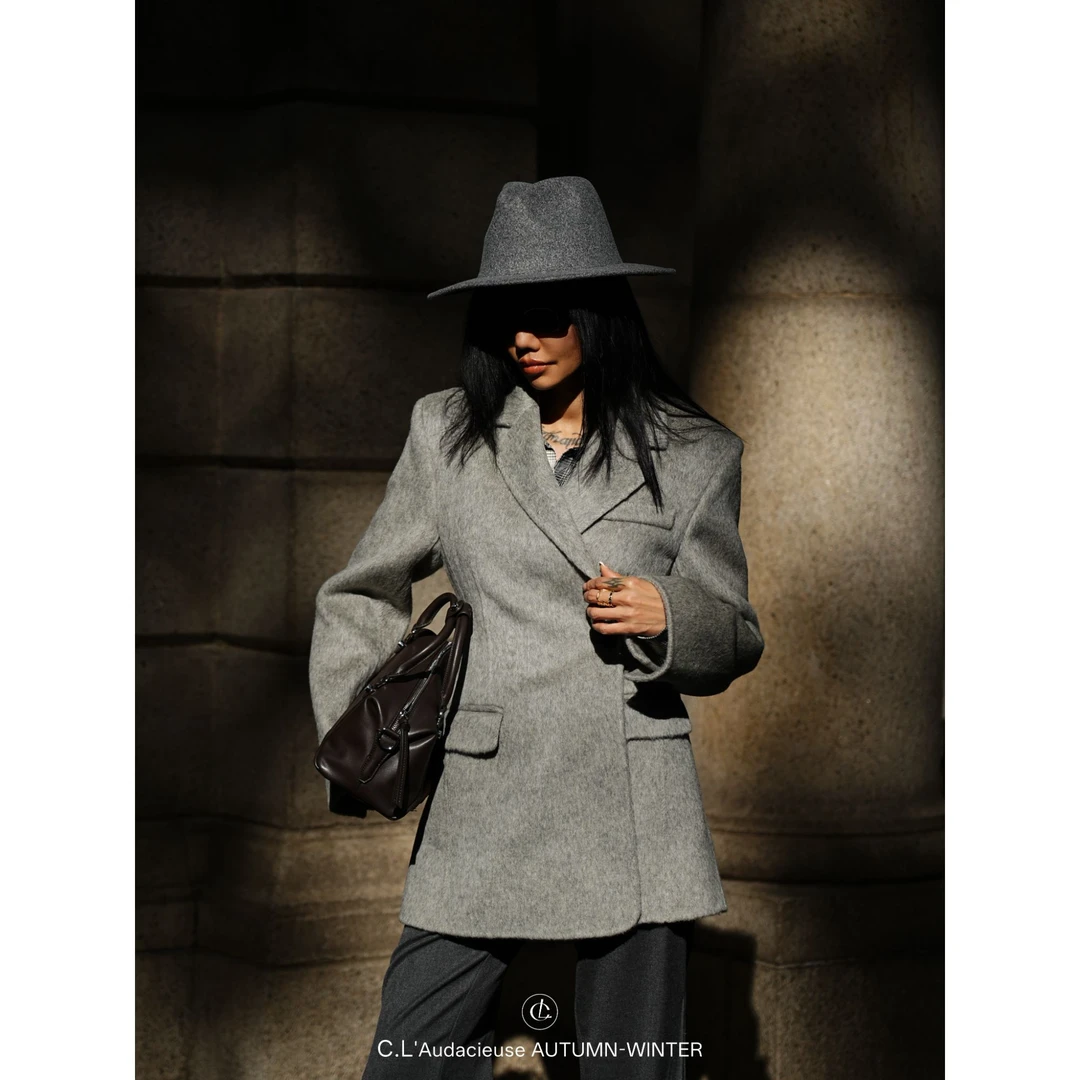 C.L'Audacieuse 衣橱必备质感毛呢西装外套 CL25C788