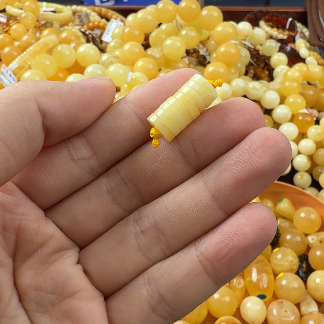 未镶嵌琥珀珠宝奇石