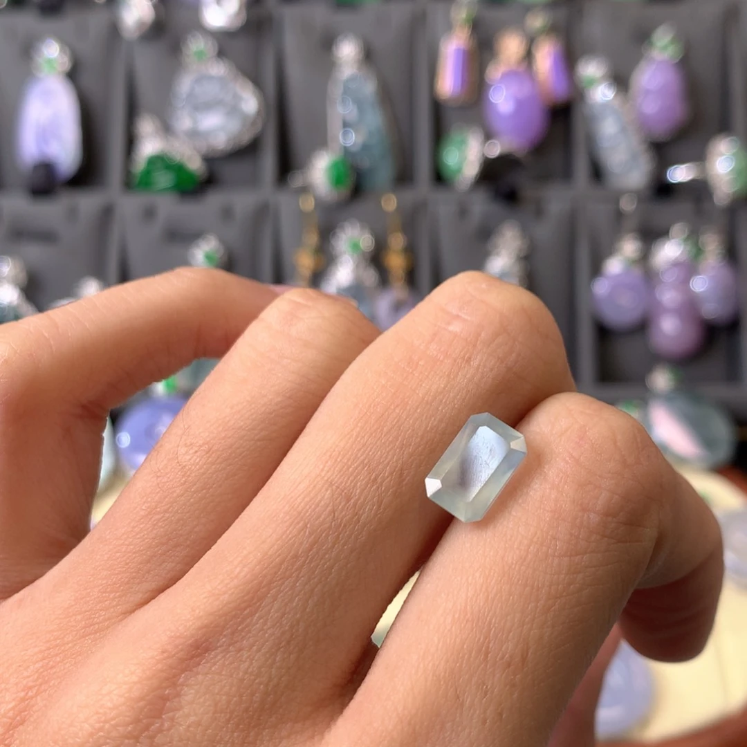 翡翠颈饰未镶嵌裸石