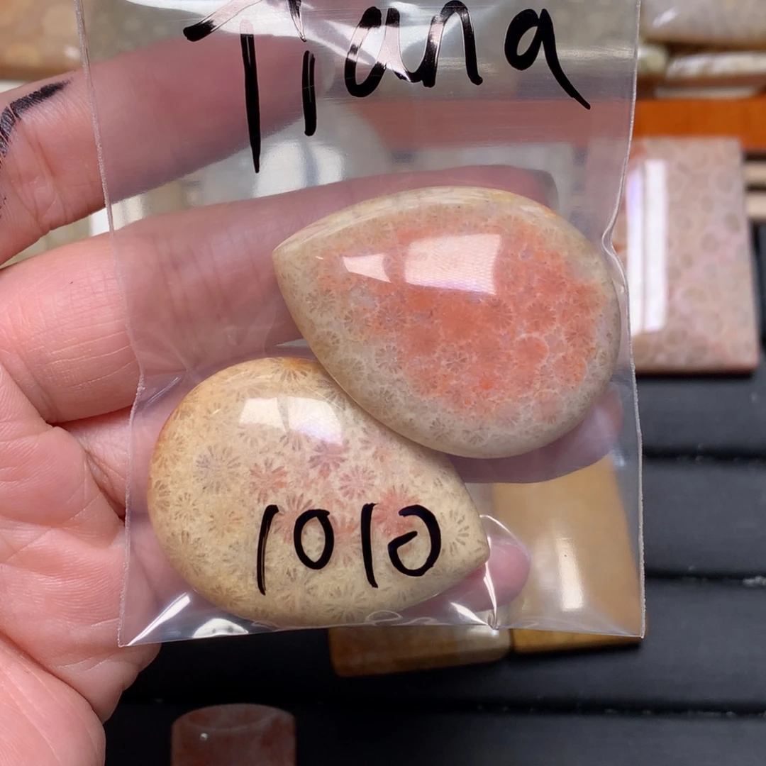 T***a硅化玉未镶嵌吊坠无事牌手排平安扣