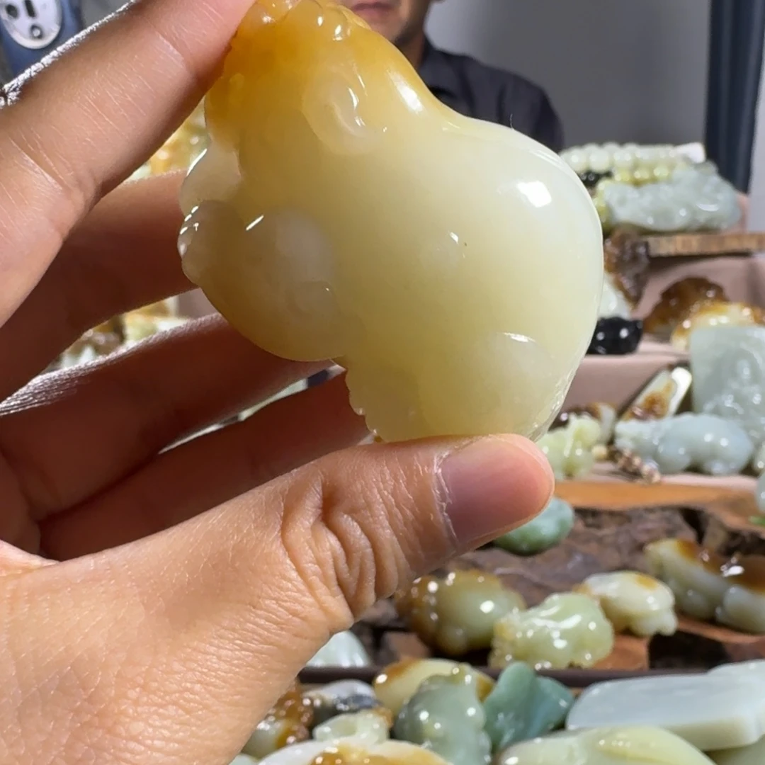 和田玉（糖玉）未镶嵌颈饰