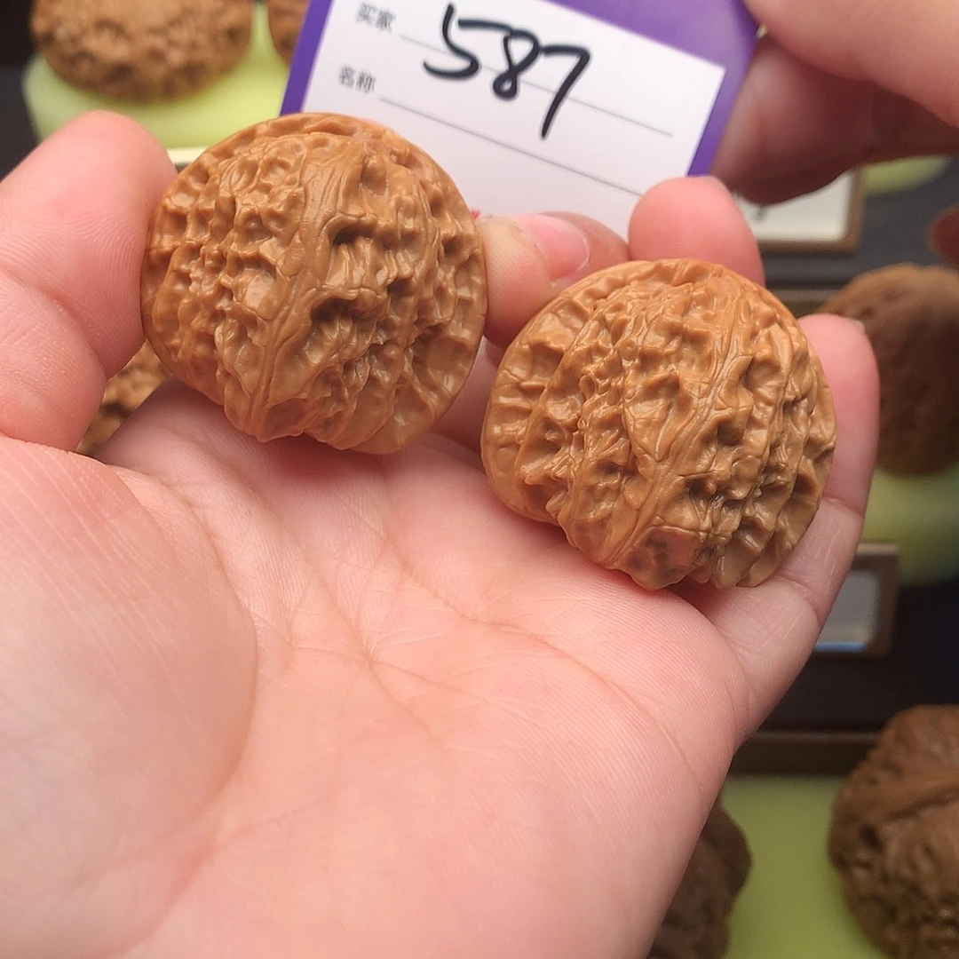 吊坠文玩核桃587号白狮子36