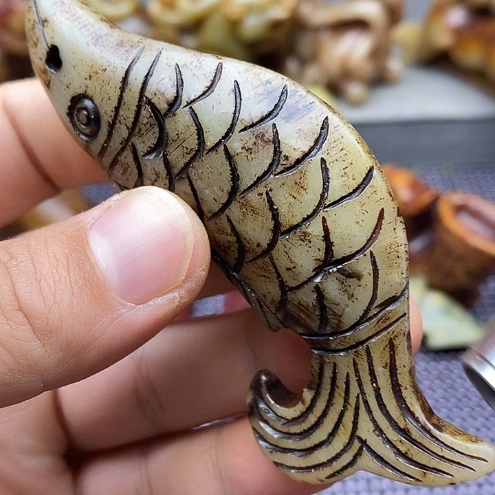 未镶嵌蛇纹石玉颈饰