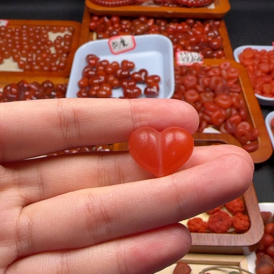 南红玛瑙未镶嵌挂件