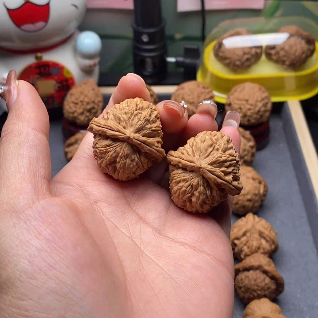 核桃R****o三角白，34尺寸