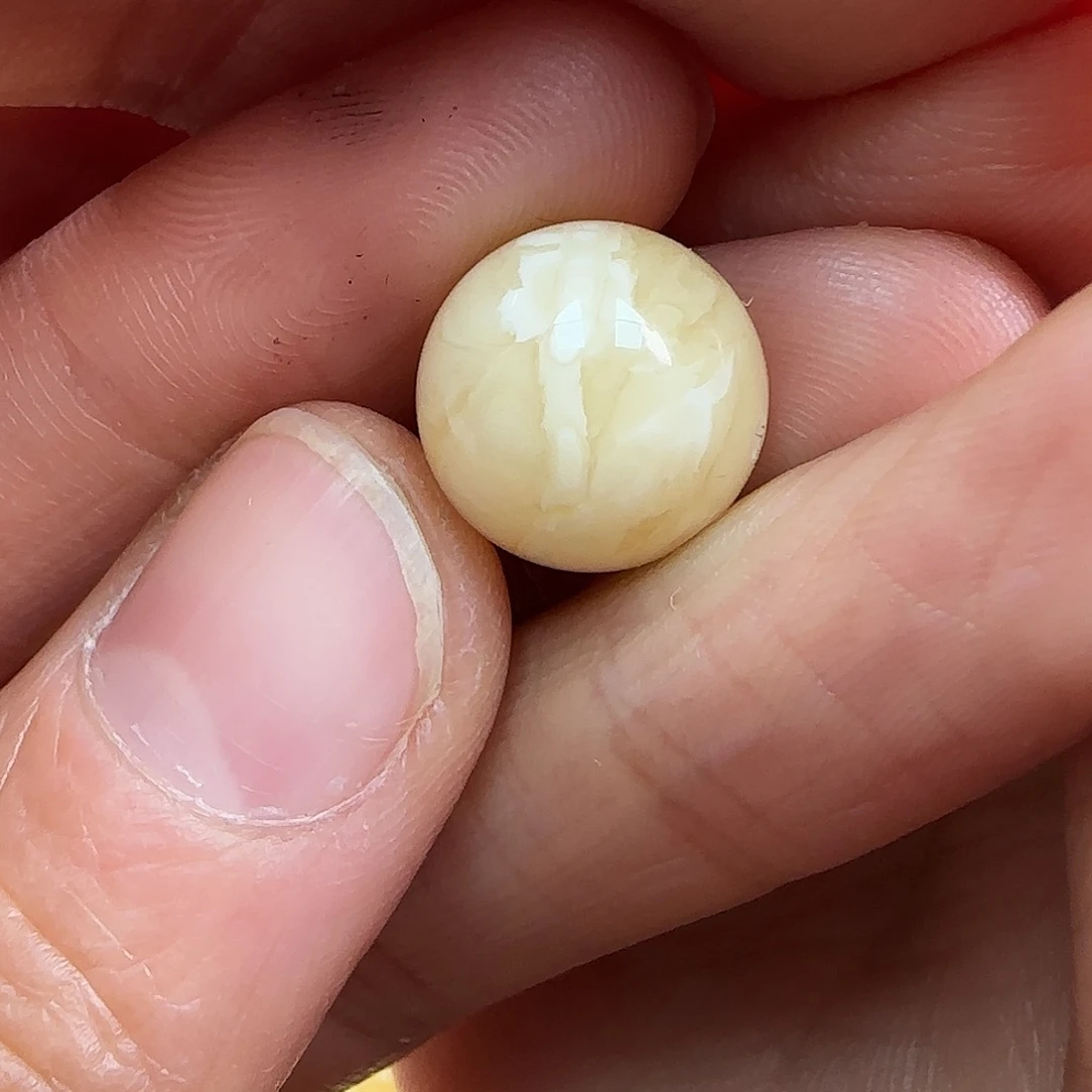 蜜蜡未镶嵌珠宝奇石