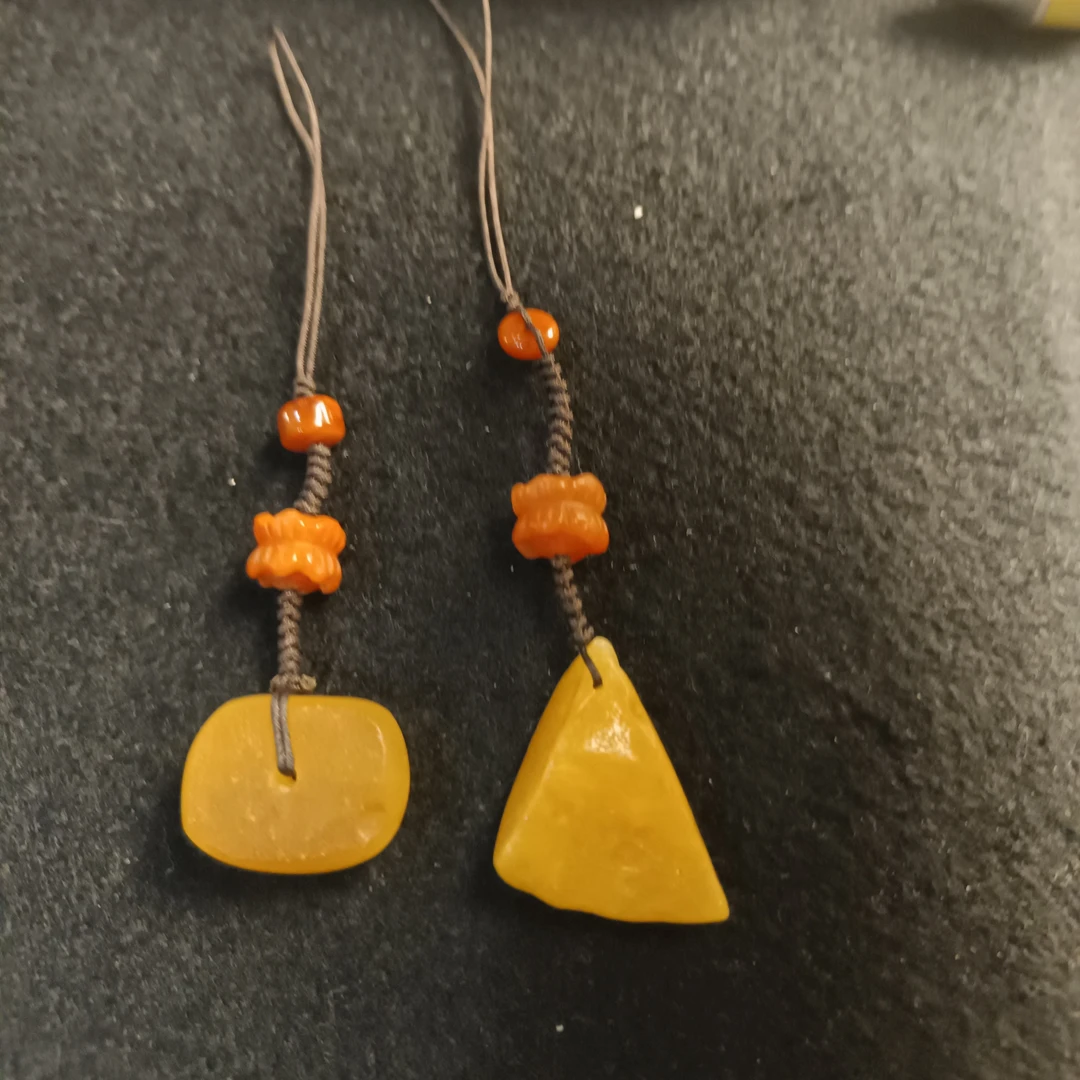 蜜蜡手机吊坠纯手工制作